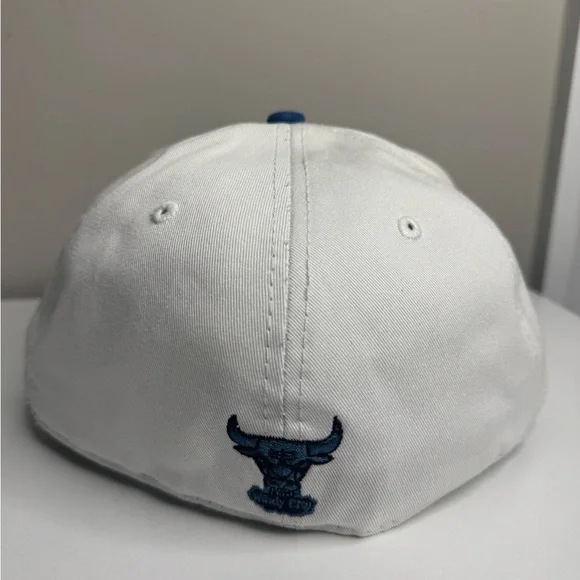 Chicago Bulls White & Blue Elephant Print Fitted New Era Hat Size 7 1/2 - Picture 3 of 8